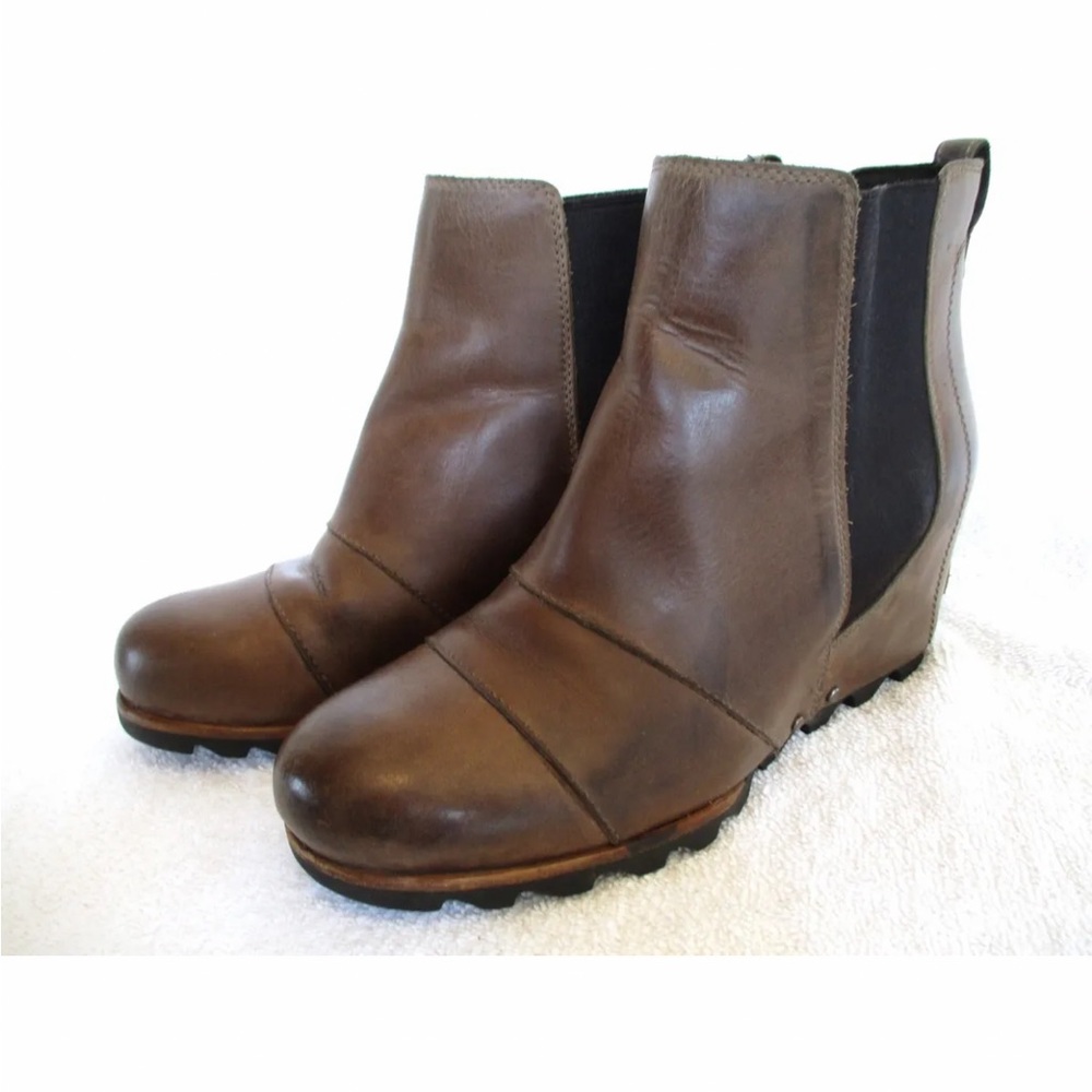 SOREL Lea Waterproof Wedge Ankle Boots Size 10.5.